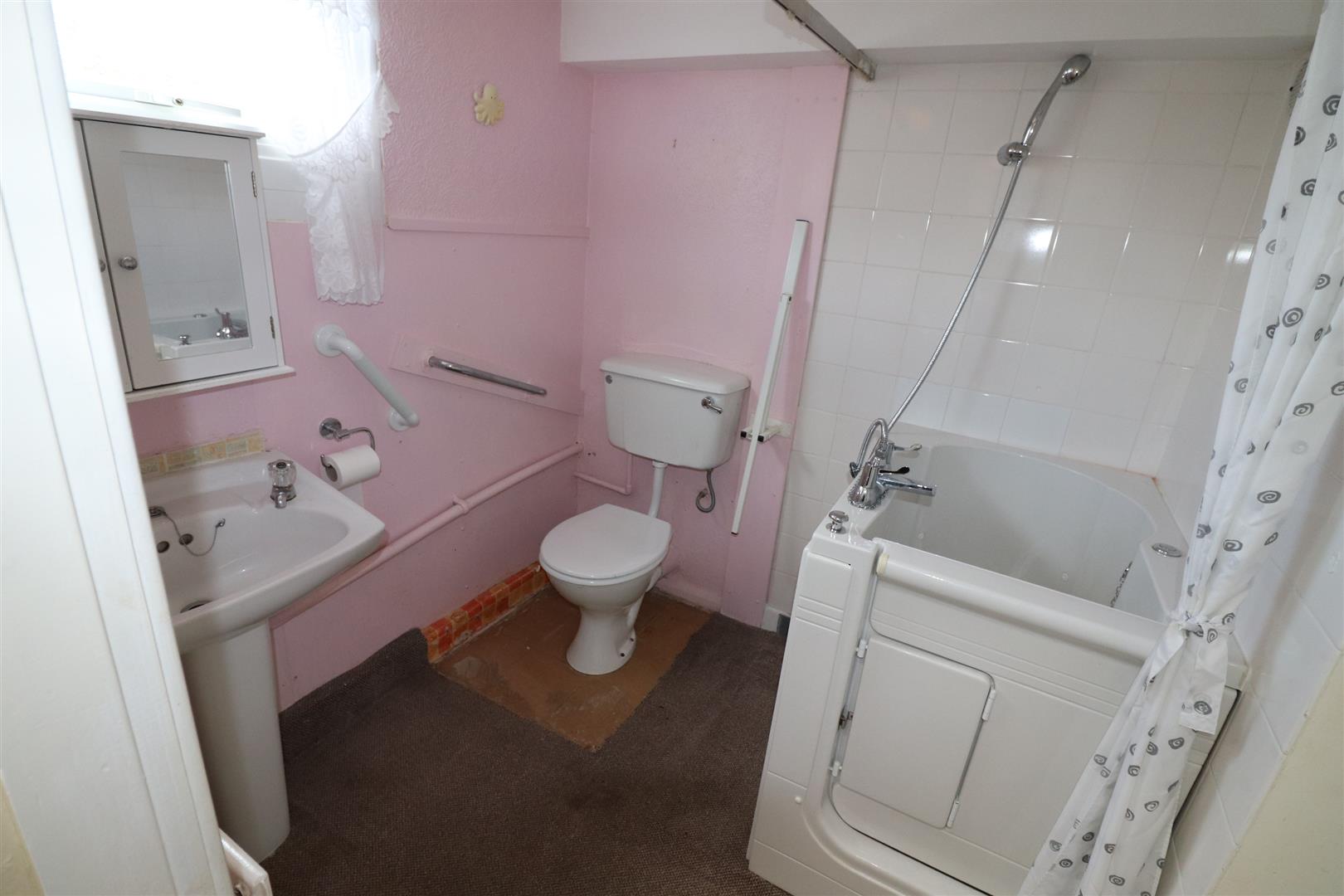 Property King Road, NewbigginByTheSea House Terraced